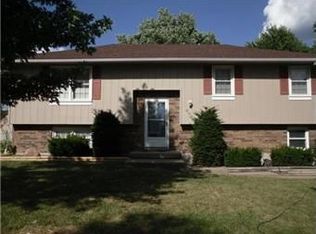 906 West St, Lawson, MO 64062
