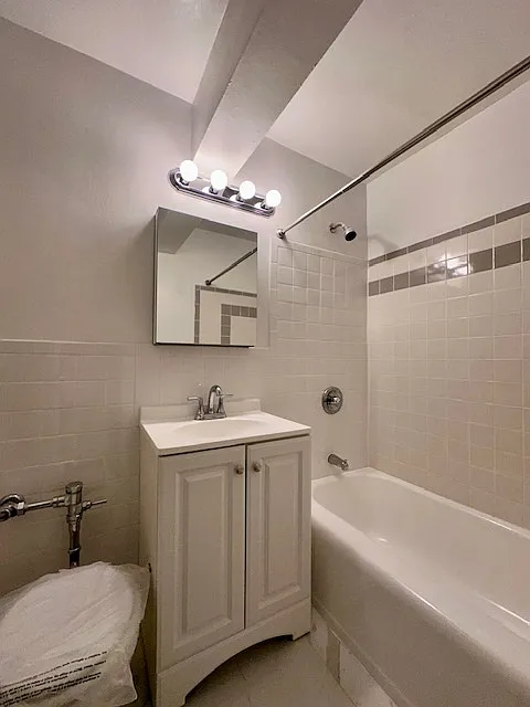 149-45 Northern Boulevard — Photo 2