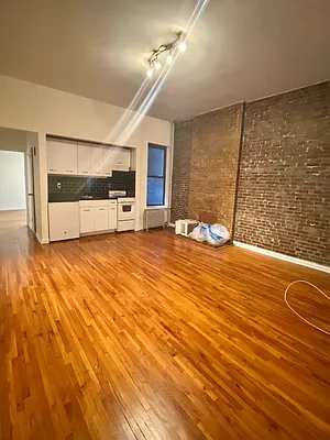 Rented by Waverly Realty Associates | media 9