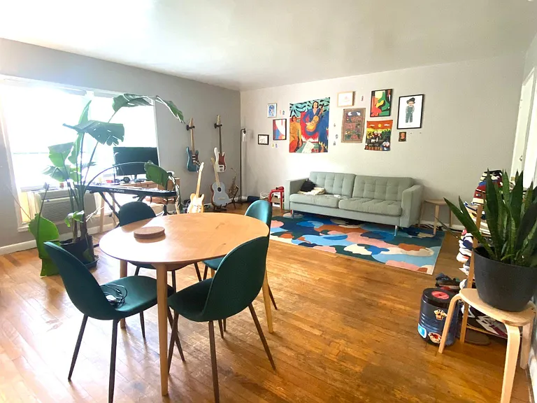 893 Greenwood Ave NE #10 — Photo 2