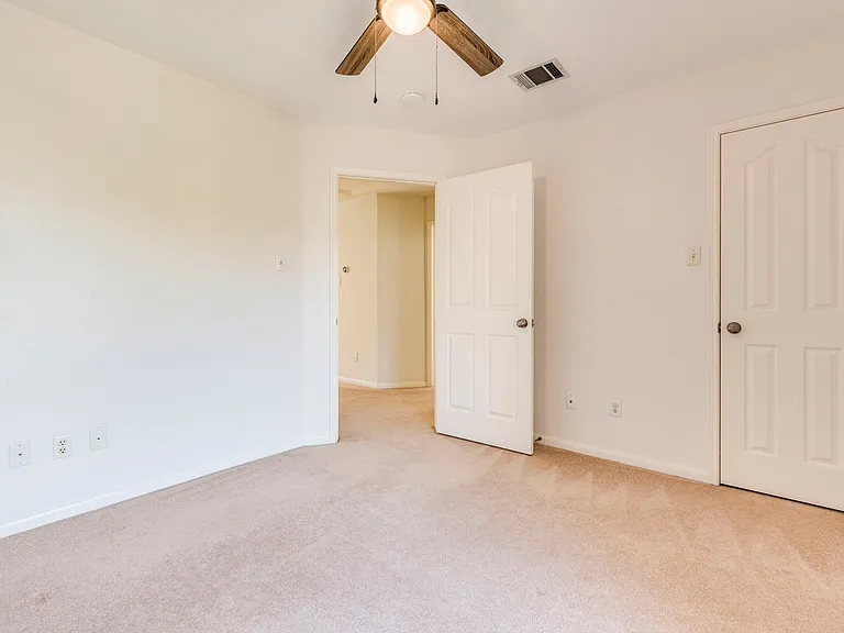 6911 Gentle Oak Dr — Photo 35
