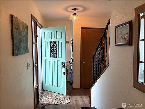 2nd image of 5308 Donnelly Drive SE