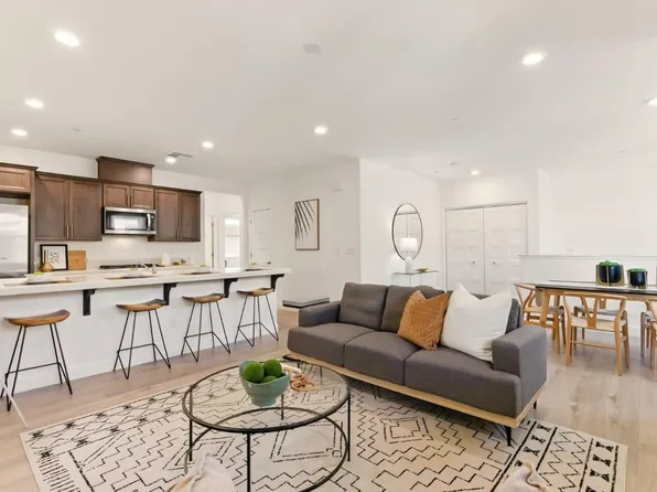 1033 Gabbiano Ln Unit 3, San Jose, CA 95131