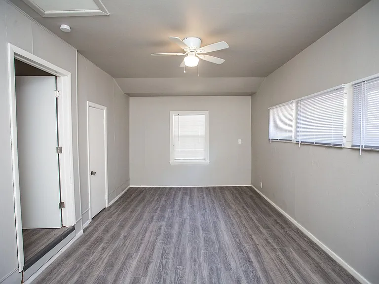4629 Elgin Ave — Photo 19