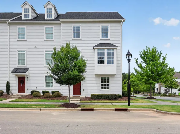 1221 Bradburn Dr, Durham, NC 27713