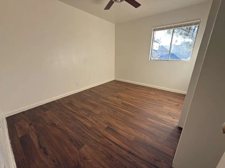 3627 W Northview Ave — Photo 7