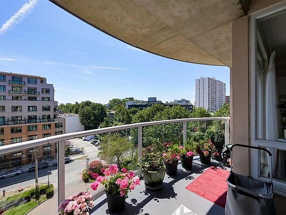 5th image of 1010 View St #708