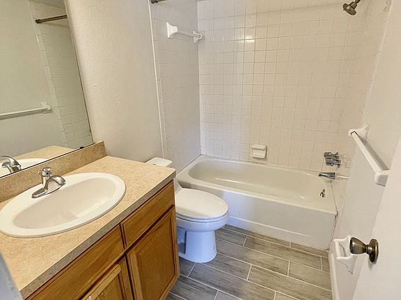 5th image of 819 E Lemon St APT 17
