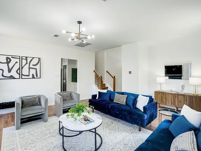 5832 Clear Creek Dr — Photo 3