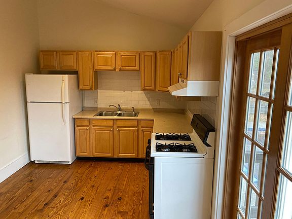 3rd image of 2 Myer Ln