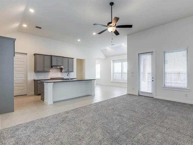 805 Fieldcrest St — Photo 13