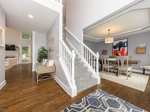 3rd image of 7930 Cobblestone Ln
