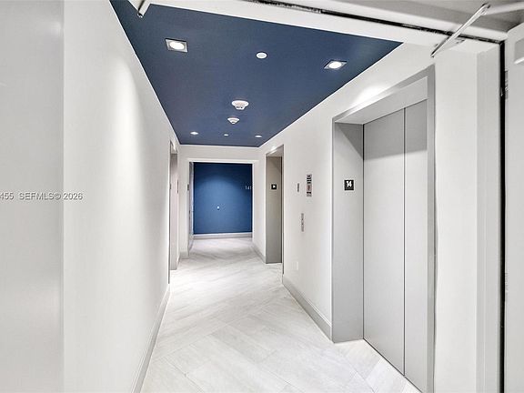 5th image of 45 SW 9th St APT 1401