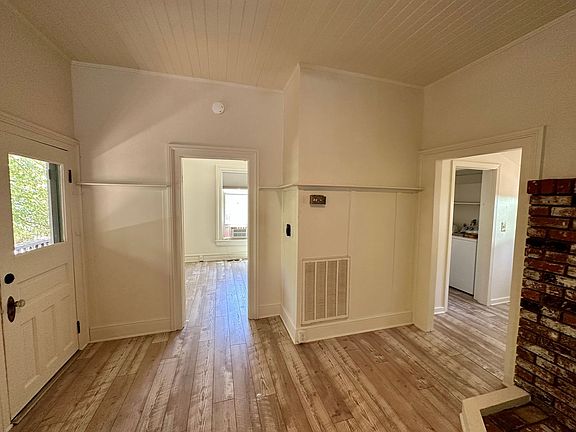 4th image of 506 Brighton St
