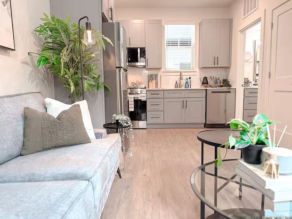 1st image of 5317 Reiger Ave #204