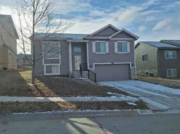 8255 Craig Ave, Omaha, NE 68122