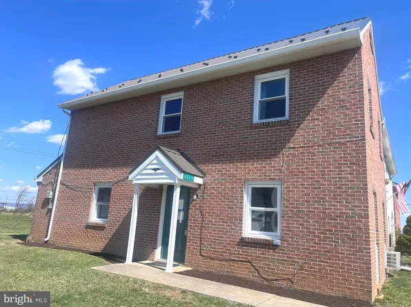 6259 Mountain View Dr, Chambersburg, PA 17202