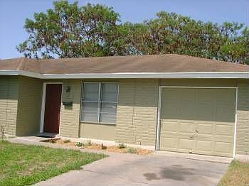 3rd image of 1113 Green Lane Dr