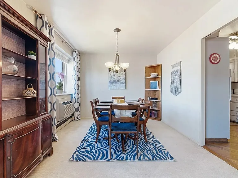 144 N Dithridge St #814 — Photo 6