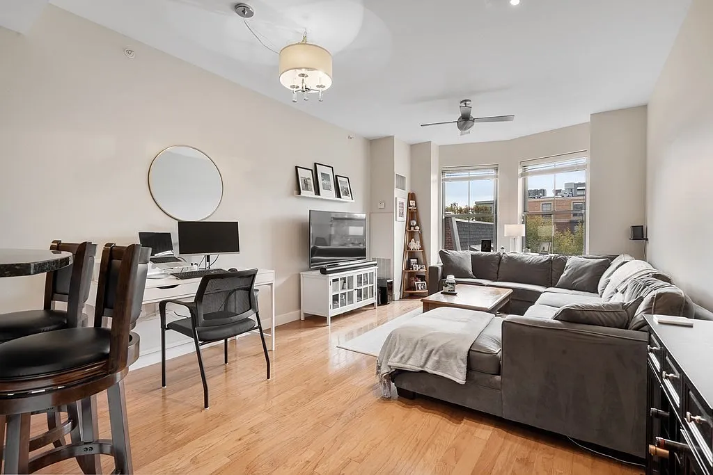 1 bed, 1.0 bath, 766 sqft, $4,150 — Photo 3