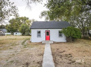 725 N 15th St, Vale, OR 97918