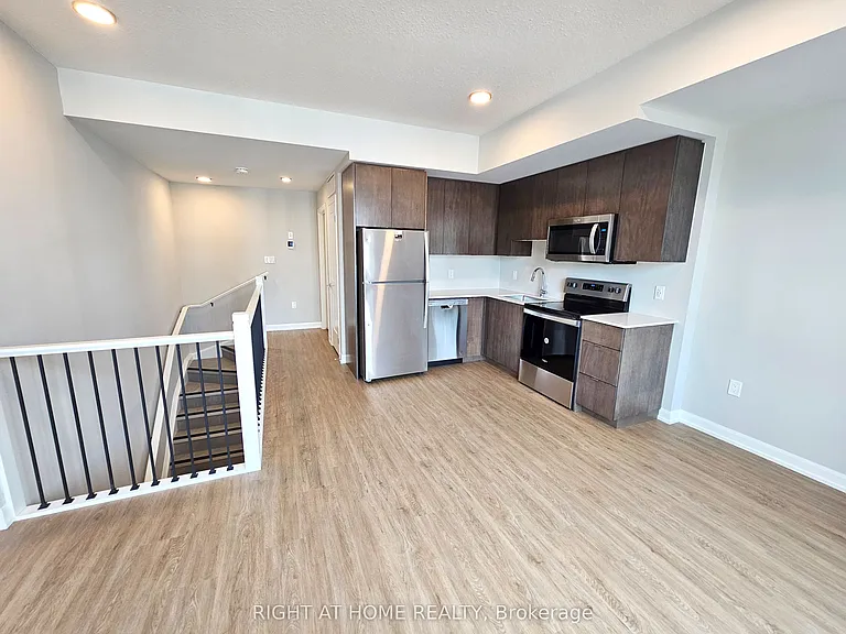 708 Woolwich St #114 — Photo 7