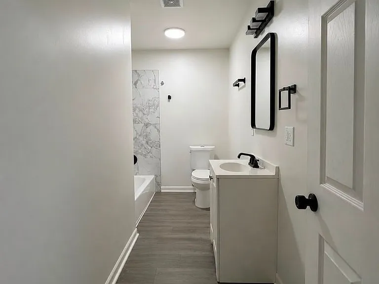 1427 Adrian Ln — Photo 18