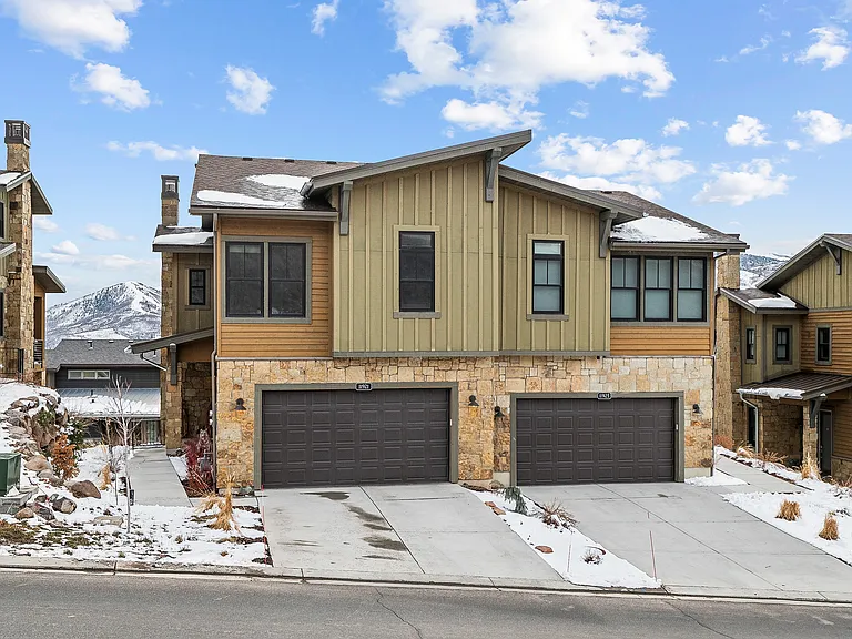 11921 N Shoreline Dr — Photo 2