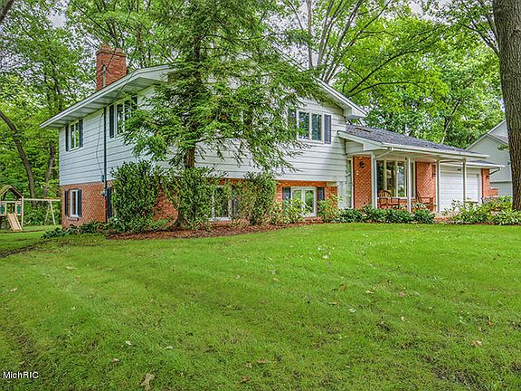 3rd image of 14329 Essenburg Dr