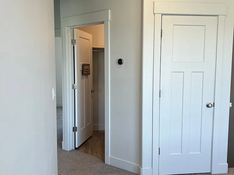 835 S 2380 W — Photo 25