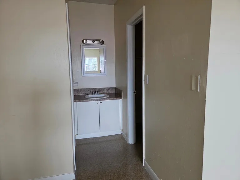 1250 Westland Apartments — Photo 19