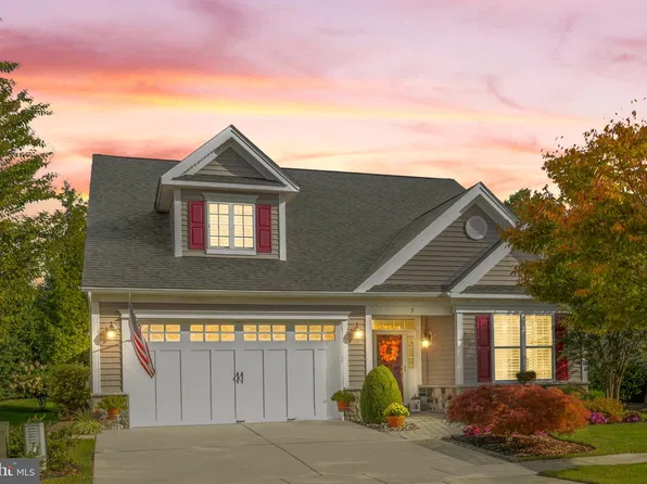 7 Mitchell Ct, Medford, NJ 08055