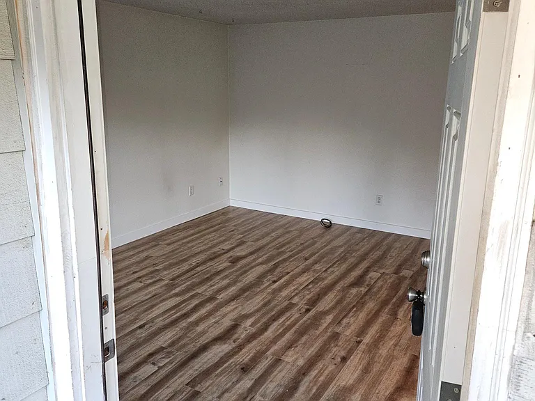1215 Dumas Rd — Photo 6