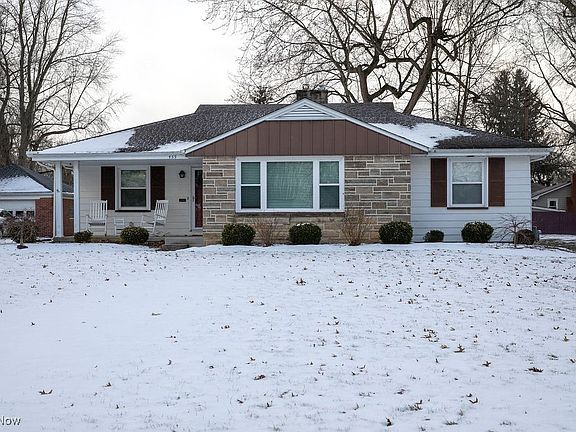 3rd image of 459 Wildwood Dr