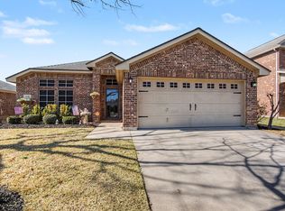 648 Handle Dr, Crowley, TX 76036