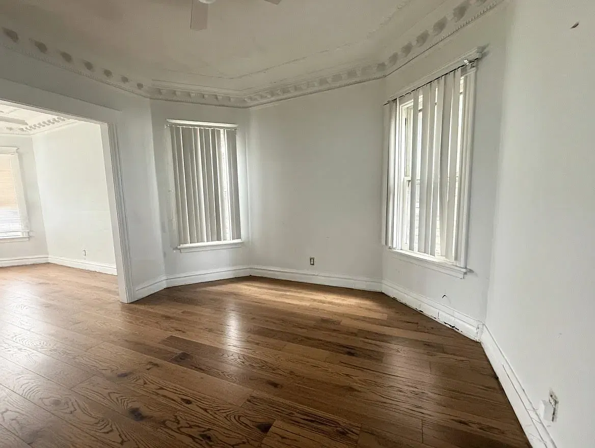 3 bed, 1100 sqft, $1,750 — Photo 3