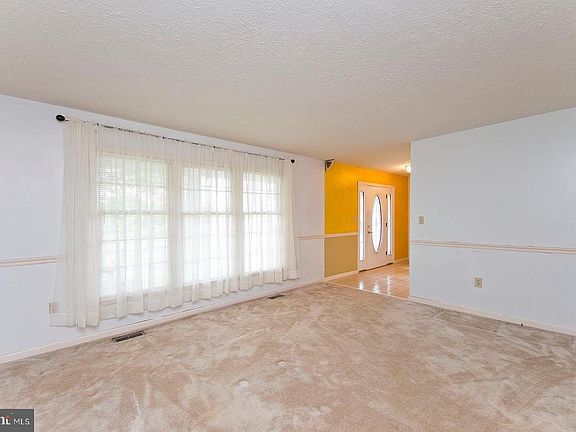4th image of 100 Slippery Elm Dr
