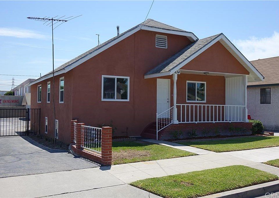 1st image of 4834 Tobias Ave