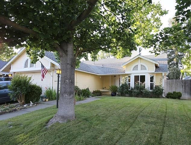 1st image of 8825 Bridgeshire Way