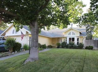 8825 Bridgeshire Way, Sacramento, CA 95828