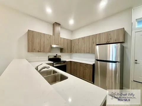 4426 Escondido Ln S #B — Photo 11