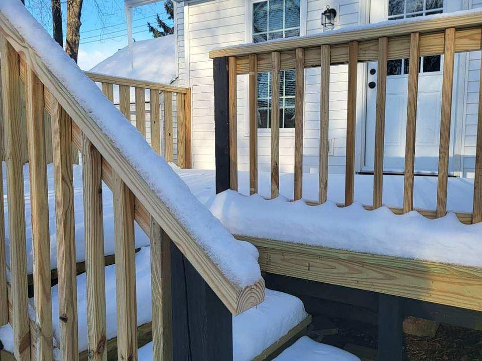 1st image of 90 Pine St
