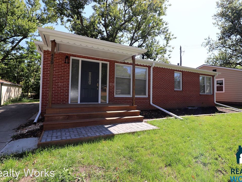 1st image of 410 N Cotner Blvd