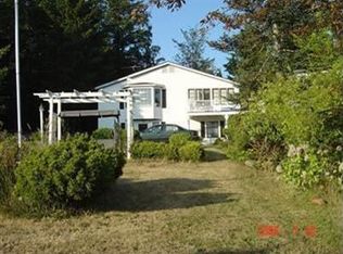 4141 S Camano Dr, Camano Island, WA 98282
