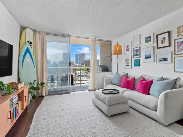 1717 Citron St APT 709, Honolulu, HI 96826