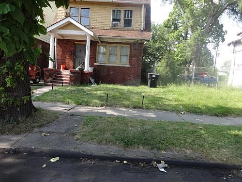 2nd image of 2930 Pingree St