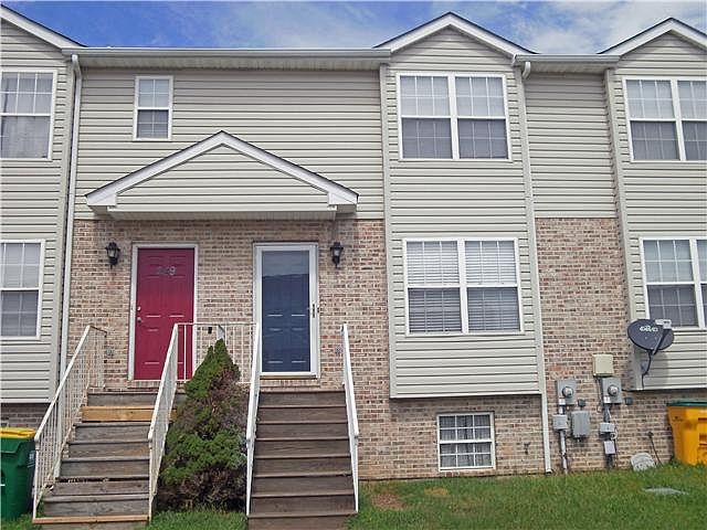 Nice townhome in Middletown Village