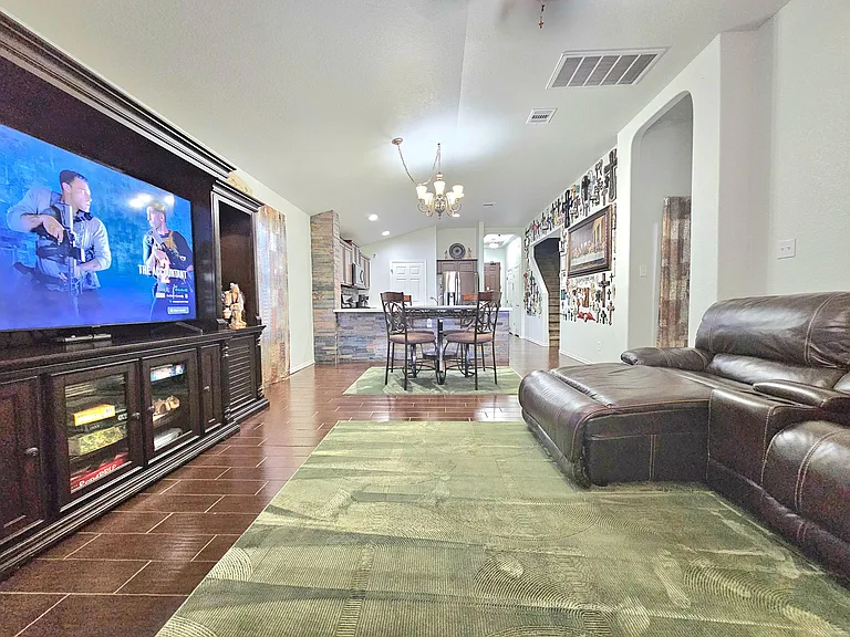 Living Room 70-inch Smart Tv