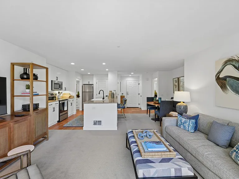 Marlin Cove Apartments — Photo 29