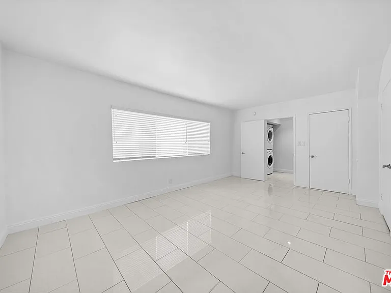 148 S Reeves Dr #4 — Photo 18